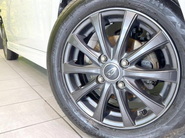 �y14�C���`�A���~�z�C�[���z�O�ςɃ}�b�`�����A���~�z�C�[���𑕒����Ă���܂��B�e��A���~�z�C�[����A�X�^�b�h���X�^�C�����戵�����Ă���܂��B���񂲑��k����������