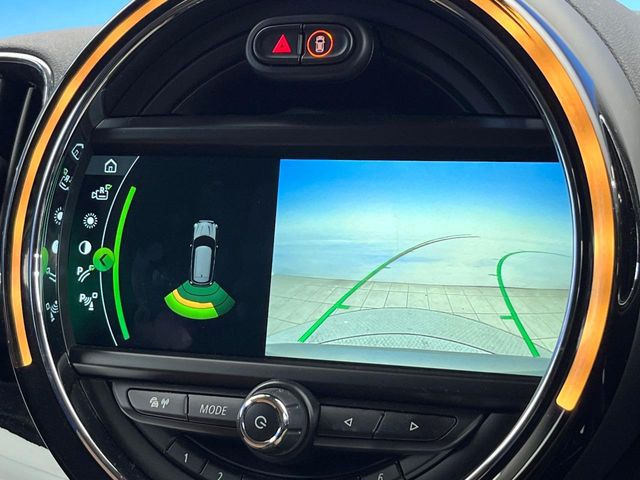 ●ガイドライン付きバックカメラ:不安な駐車もこれで安心!ガイドライン付きなので狭い箇所での駐車もラクラクです!