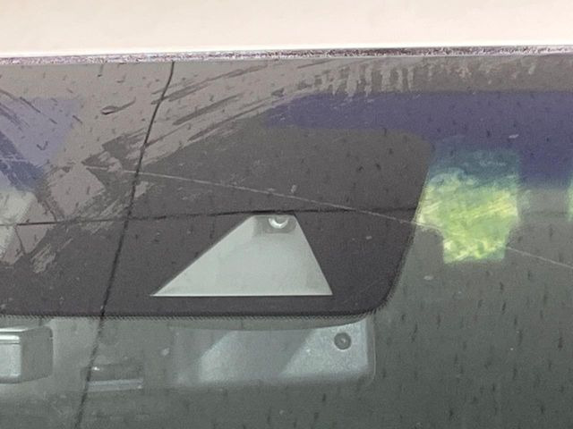 �y�C���e���W�F���g�G�}�[�W�F���V�[�u���[�L�z�t�����g�J�����őO���̎ԗ�����s�҂����m�B�Փ˂������Ȏ��͏Փ˔�Q�y���u���[�L���쓮�A�Փˉ�����T�|�[�g�B�����S�Ƀh���C�u�����y���݂��������܂��B