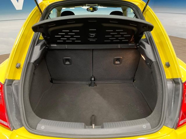 ●トランクルーム:趣味が広がる収容スペース!これだけの広さがあればお買い物やレジャーなどにも最適です!使用感も少なくきれいな状態を維持しております。