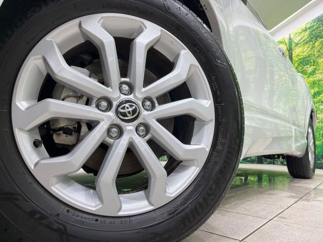 【純正17インチアルミホイール】外観にマッチした純正アルミホイールを装着しております。各種社外アルミホイールや、スタッドレスタイヤも取扱いしております。是非ご相談ください♪