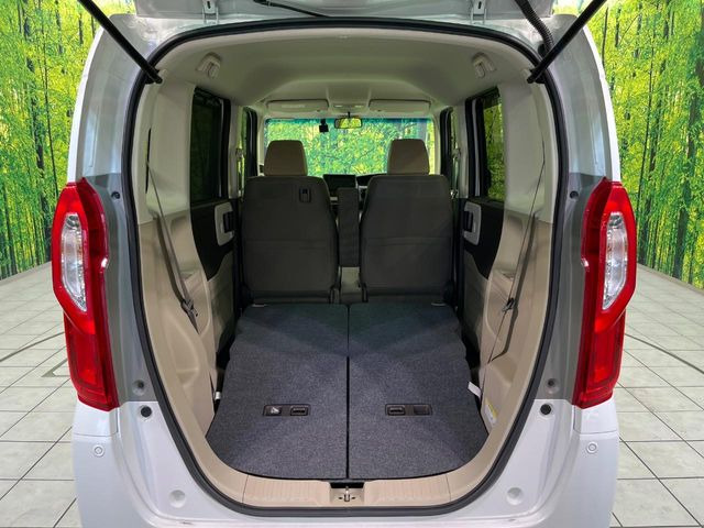 普段のお買い物や通勤、送迎等に十分な荷室スペースを確保しております。セカンドシートを倒すと、大きな荷物の積載も可能です♪