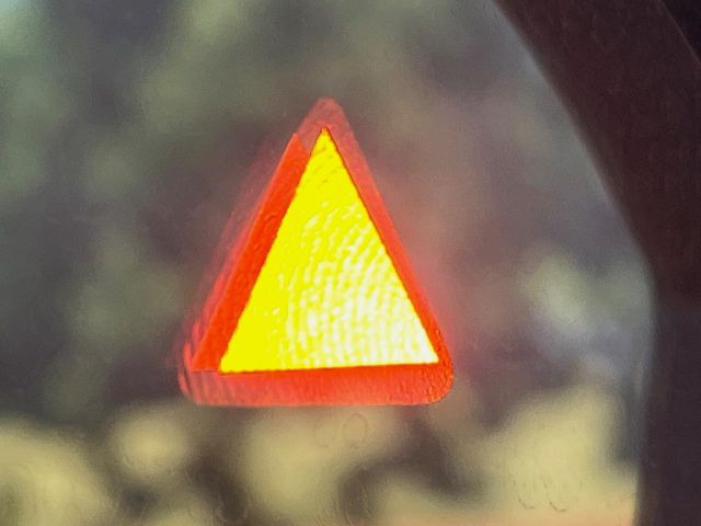 �y������p���m�z���s���A�h�A�~���[�̎��p�ɂȂ�₷���ӏ��Ɍ㑱�Ԃ��ڋ߂���ƃT�C�h�~���[�t�߂Ɍx����\���A�h���C�o�[�ɒ��ӊ��N�����Ă���܂��B