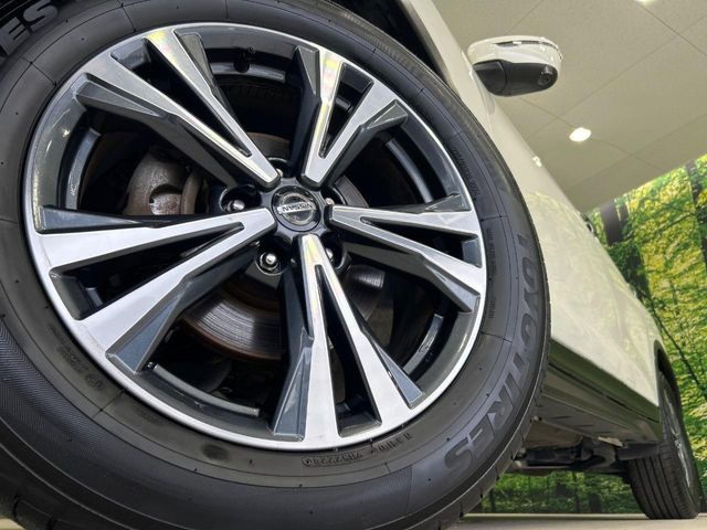 �y����18�C���`�A���~�z�C�[���z�O�ςɃ}�b�`���������A���~�z�C�[���𑕒����Ă���܂��B�e��ЊO�A���~�z�C�[����A�X�^�b�h���X�^�C�����戵�����Ă���܂��B���񂲑��k����������