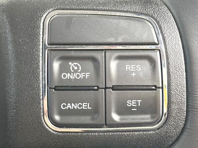 ���I�[�g�N���[�Y�R���g���[��:�������H�⎩���Ԑ�p���H���ɂāA�葬���q���\�ƂȂ�֗��ȋ@�\�ł��B�������ړ��̍ۂł����ɂ����֗��ɂ��g�����������܂���