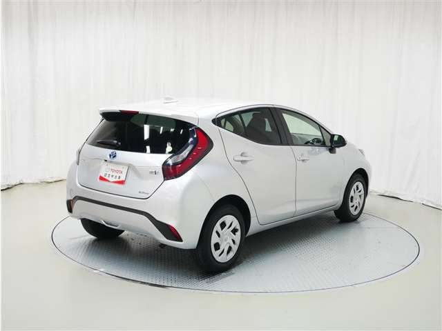 アクア1.5 G E-Four 4WD