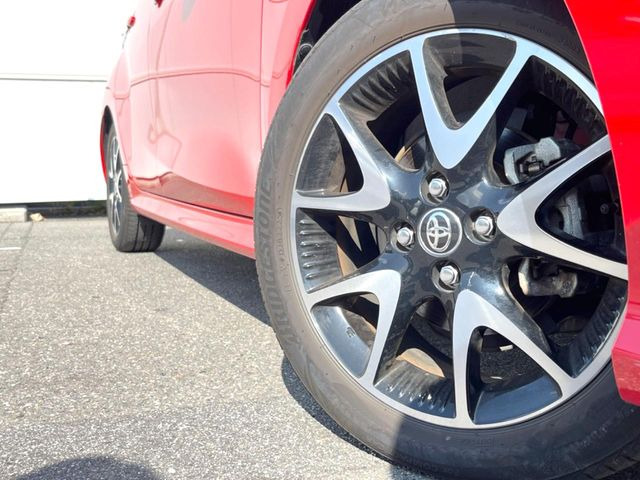 �y����16�C���`�A���~�z�C�[���z�O�ςɃ}�b�`���������A���~�z�C�[���𑕒����Ă���܂��B�e��ЊO�A���~�z�C�[����A�X�^�b�h���X�^�C�����戵�����Ă���܂��B���񂲑��k����������