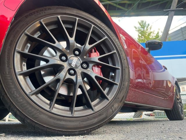 【BBS製17インチアルミホイール】大人気メーカーのホイールを装備♪軽量・高硬度のアルミホイールは、ハンドリング・加速など、走りの質を向上してくれます♪