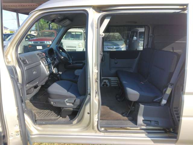 禁煙車!4人乗り!2人乗り可能!荷室ひろい!