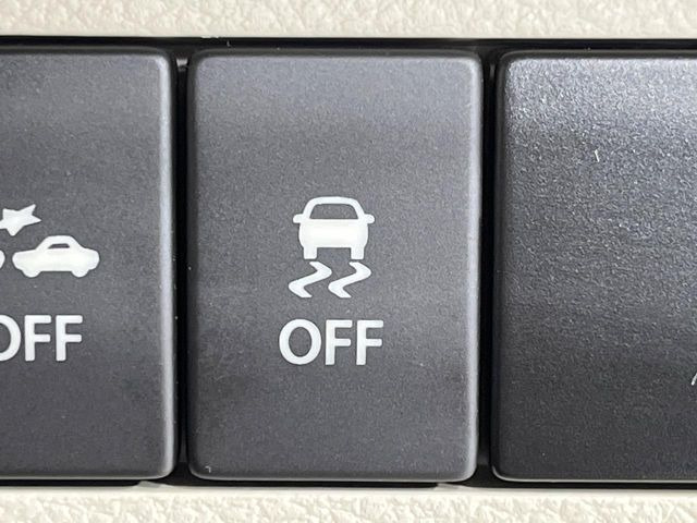 �y������h�~���u�z�ԗ��̉���������m����ƁA�����I�Ɏԗ��̐i�s������ۂ悤�Ɏԗ��𐧌䂵�܂��B�J�̓��ȂǊ���₷���H�ʏ󋵂ł����S�ȉ^�]���\�ł��B