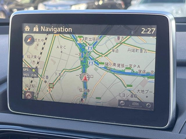 �y�}�c�_�R�l�N�g�i�r�z�ԓ��̕��͋C�Ƀ}�b�`������̌^�^�C�v�̃i�r�B�e����q�ݒ��Bluetooth�Đ����A�l�X�ȋ@�\���y���߂܂��B�����I�ȃ_�C�������삪�\�ŁA�g��������ǍD�ł��B