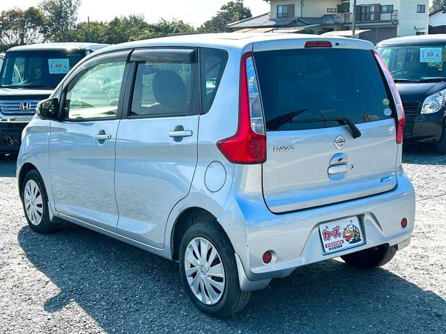 当店では軽自動車から普通車まで幅広くオールメーカーの車種・色・グレードを豊富に揃えております。