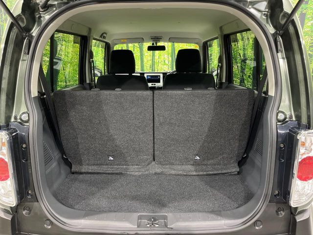 ���i�̂���������ʋ΁A���}���ɏ\���ȉ׎��X�y�[�X���m�ۂ��Ă���܂��B�Z�J���h�V�[�g��|���ƁA�傫�ȉו��̐ύڂ��\�ł���