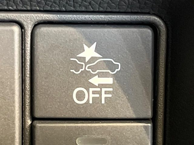 �y�z���_�Z���V���O�z���s���ɑO���̎ԗ�����F�����A�Փ˂������Ȏ��͌x��ƃu���[�L�ŏՓˉ���Ɣ�Q�y�����A�V�X�g�B�����S�Ƀh���C�u�����y���݂��������܂��B