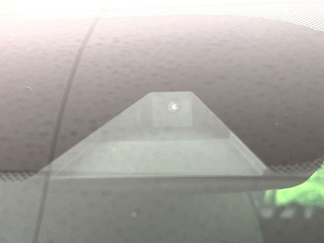 �y�G�}�[�W�F���V�[�u���[�L�z���s���ɑO���̎ԗ�����F�����A�Փ˂������Ȏ��͌x��ƃu���[�L�ŏՓˉ���Ɣ�Q�y�����A�V�X�g�B�����S�Ƀh���C�u�����y���݂��������܂��B