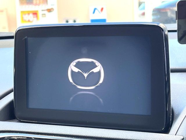 �y�}�c�_�R�l�N�g�i�r�z�ԓ��̕��͋C�Ƀ}�b�`������̌^�^�C�v�̃i�r�B�e����q�ݒ��Bluetooth�Đ����A�l�X�ȋ@�\���y���߂܂��B�����I�ȃ_�C�������삪�\�ŁA�g��������ǍD�ł��B