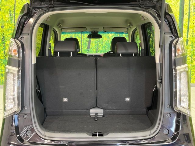 普段のお買い物や通勤、送迎等に十分な荷室スペースを確保しております。セカンドシートを倒すと、大きな荷物の積載も可能です♪