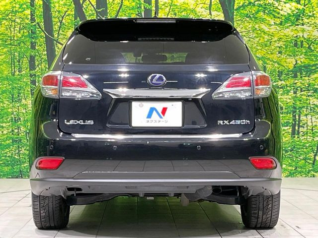 安心の最長10年・走行無制限保証(有償)をご用意。保証内容も充実はもちろん、無料点検&オイル交換や、年中無休の全国・24時間ロードサービスも付帯されておりますのでご安心下さい。