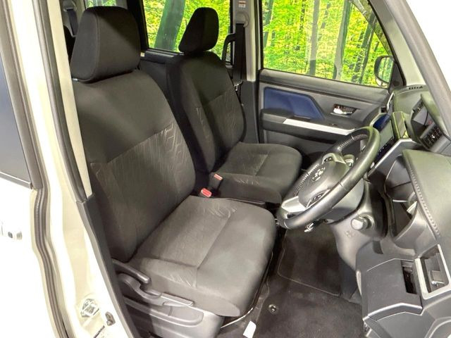 運転席シート廻りは使用感も少なく、良好な状態となっています。丁寧に使われていたことがよくわかりますね。