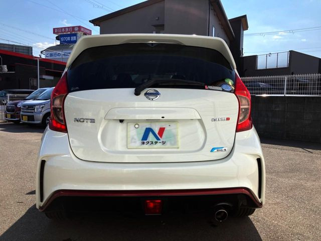 安心の最長10年・走行無制限保証(有償)をご用意。保証内容も充実はもちろん、無料点検&オイル交換や、年中無休の全国・24時間ロードサービスも付帯されておりますのでご安心下さい。