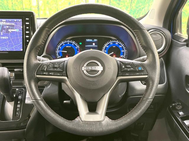 【ステアリングスイッチ】運転中、前方から目線をそらすことなく、オーディオ等の操作が可能な便利機能!安心&快適なドライブを演出してくれます♪