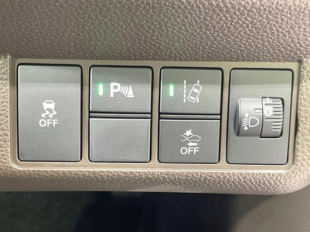 �y�z���_�Z���V���O�z���s���ɑO���̎ԗ�����F�����A�Փ˂������Ȏ��͌x��ƃu���[�L�ŏՓˉ���Ɣ�Q�y�����A�V�X�g�B�����S�Ƀh���C�u�����y���݂��������܂��B