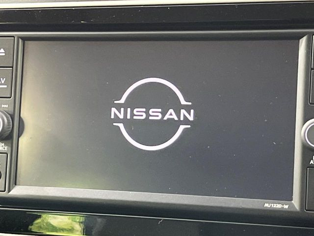 �y�����i�r�z�l�C�̏����i�r�𑕔����Ă���܂��B�i�r�̎g���₷���͂������A�I�[�f�B�I�@�\���[��!�L�����v�◷�s�͂������A�ʋ΂┃�����ȂǕ��i�̃h���C�u���y�����Ȃ�͂���