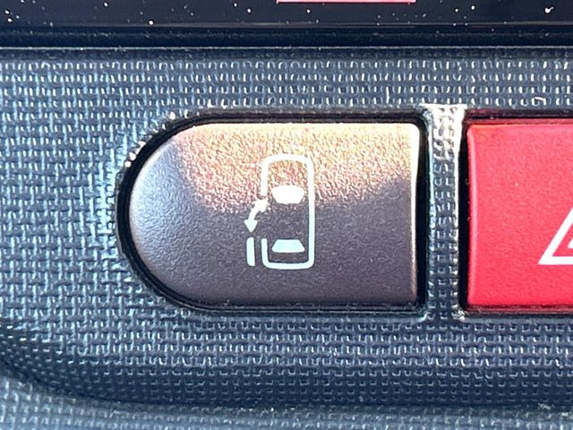 �y�p���[�X���C�h�h�A�z�X�}�[�g�L�[��^�]�Ȃ̃X�C�b�`�ŃX���C�h�h�A�̊J���\���d��������͂����ăh�A���J����K�v�������A���������q�l�ł��A�d���ו��������Ă��鎞�����N�ɊJ���߂ł��܂���