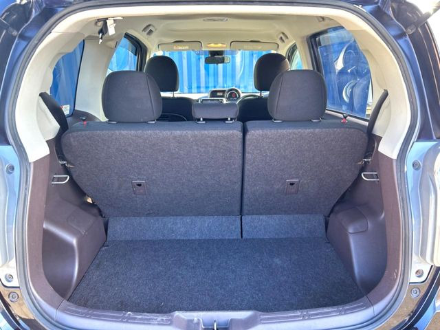 ���i�̂���������ʋ΁A���}���ɏ\���ȉ׎��X�y�[�X���m�ۂ��Ă���܂��B�Z�J���h�V�[�g��|���ƁA�傫�ȉו��̐ύڂ��\�ł���