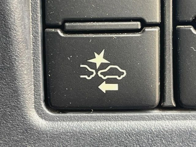 �y�g���^�Z�[�t�e�B�Z���X�z���s���ɑO���̎ԗ�����F�����A�Փ˂������Ȏ��͌x��ƃu���[�L�ŏՓˉ���Ɣ�Q�y�����A�V�X�g�B�����S�Ƀh���C�u�����y���݂��������܂��B