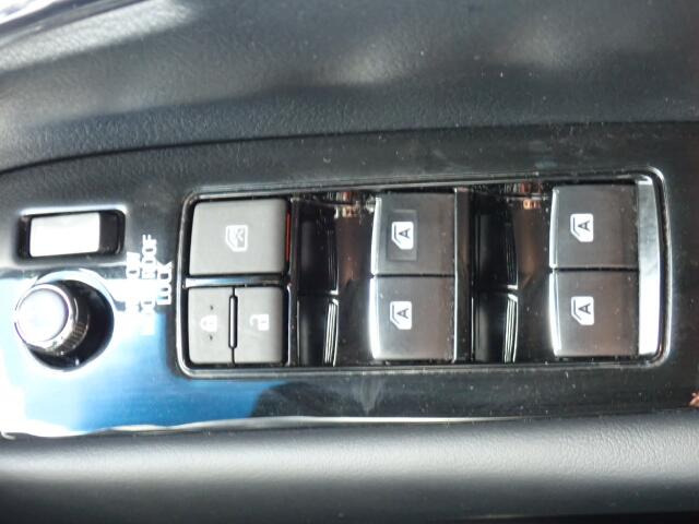 �d���i�[���h�A�~���[�E�p���[�E�B���h�E�������Ă��܂��B