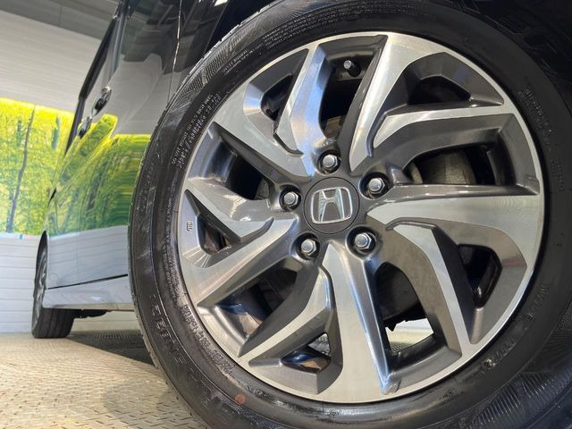 �y����16�C���`�A���~�z�C�[���z�O�ςɃ}�b�`���������A���~�z�C�[���𑕒����Ă���܂��B�e��ЊO�A���~�z�C�[����A�X�^�b�h���X�^�C�����戵�����Ă���܂��B���񂲑��k����������