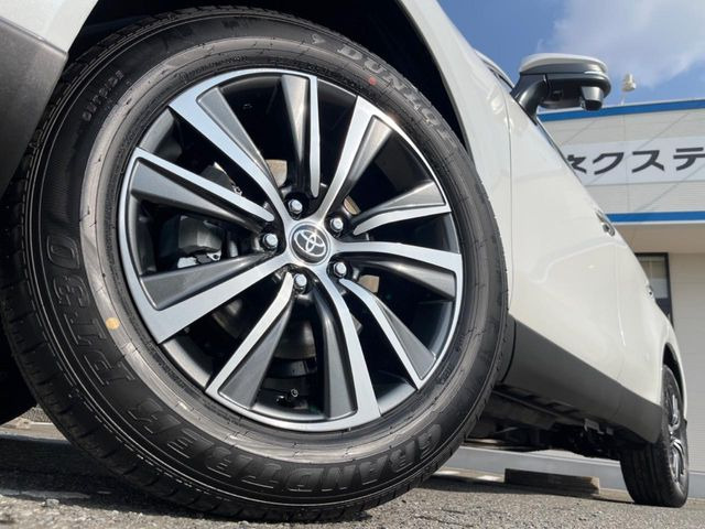 �y����18�C���`�A���~�z�C�[���z�O�ςɃ}�b�`���������A���~�z�C�[���𑕒����Ă���܂��B�e��ЊO�A���~�z�C�[����A�X�^�b�h���X�^�C�����戵�����Ă���܂��B���񂲑��k����������