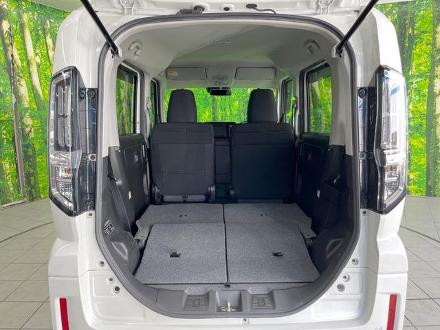 普段のお買い物や通勤、送迎等に十分な荷室スペースを確保しております。セカンドシートを倒すと、大きな荷物の積載も可能です♪
