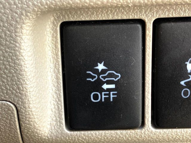 【スマートアシスト】走行中に前方の車両等を認識し、衝突しそうな時は警報とブレーキで衝突回避と被害軽減をアシスト。より安全にドライブをお楽しみいただけます。