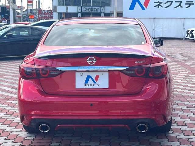 安心の最長10年・走行無制限保証(有償)をご用意。保証内容も充実はもちろん、無料点検&オイル交換や、年中無休の全国・24時間ロードサービスも付帯されておりますのでご安心下さい。