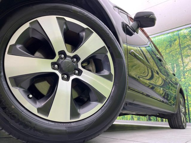 【純正17インチアルミホイール】外観にマッチした純正アルミホイールを装着しております。各種社外アルミホイールや、スタッドレスタイヤも取扱いしております。是非ご相談ください♪