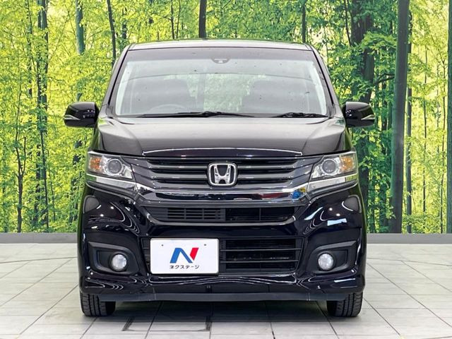 弊社では、全車『修復歴なし』のお車のみ取り扱っております。専任バイヤーによる厳選した仕入れの後、入庫後の車両チェックを行い、ネクステージが認定した高品質な中古車をご提供しております。