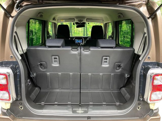 普段のお買い物や通勤、送迎等に十分な荷室スペースを確保しております。セカンドシートを倒すと、大きな荷物の積載も可能です♪
