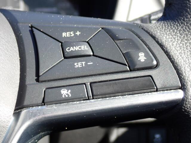 �y�N���[�Y�R���g���[���z�������H�ł̒��������s���y�Ɂ�A�N�Z���y�_���𓥂܂��Ɏԑ������ɕۂ��Ƃ��\�ł��B�O���̎ԗ������m���ĎԊԂ�ۂ悤�ɑ��x���߂��Ă���܂�!!