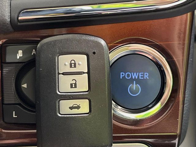 �y�X�}�[�g�L�[�z�J�o����|�P�b�g�ɓ��ꂽ�܂܂ł��h�A�̎{���E�������\�ȃX�}�[�g�L�[�𑕔��B�G���W���̃I���E�I�t�����J�M�����o���K�v����������Ƃ��Ă��֗��ł���