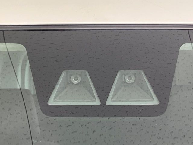 【スマートアシスト】走行中に前方の車両等を認識し、衝突しそうな時は警報とブレーキで衝突回避と被害軽減をアシスト。より安全にドライブをお楽しみいただけます。