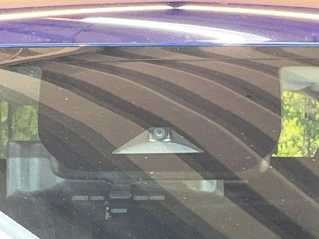 �y�G�}�[�W�F���V�[�u���[�L�z���s���ɑO���̎ԗ�����F�����A�Փ˂������Ȏ��͌x��ƃu���[�L�ŏՓˉ���Ɣ�Q�y�����A�V�X�g�B�����S�Ƀh���C�u�����y���݂��������܂��B