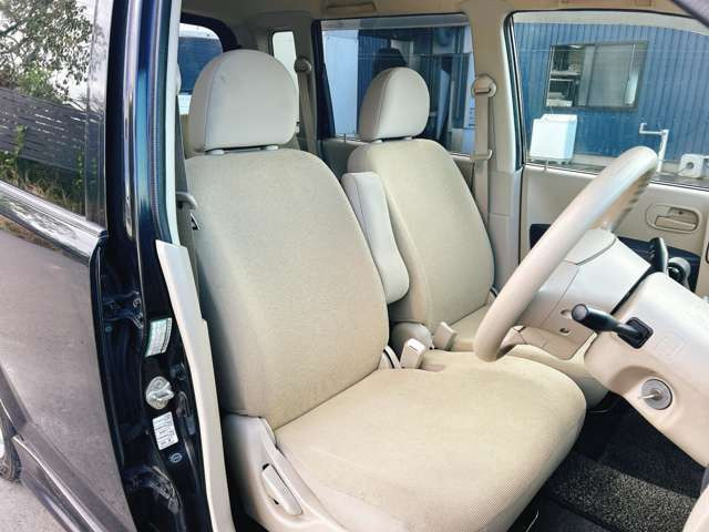 お客様のご予算帯に合わせたお車を常時100台以上取り揃えています!当社のスタッフがお客様のお車選びをしっかりサポートしご提案させていただきます!