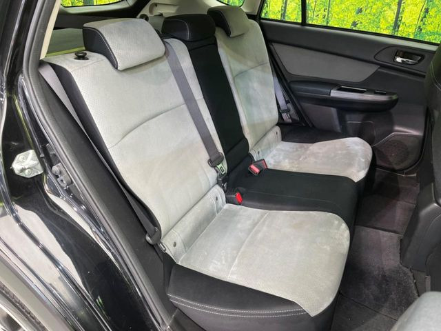 後部座席も気になるようなキズ・汚れやへたり等、大きなダメージはなく、良好な状態です。