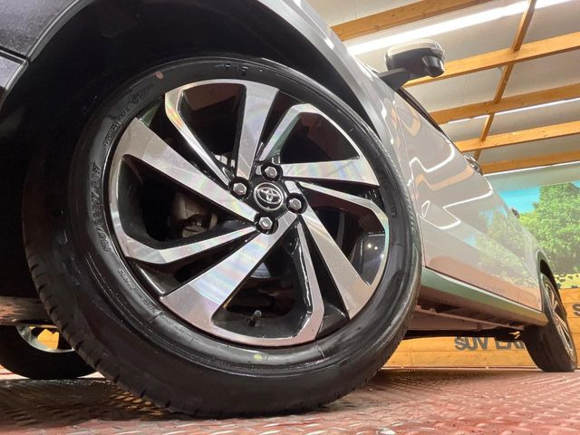 �y����17�C���`�A���~�z�C�[���z�O�ςɃ}�b�`���������A���~�z�C�[���𑕒����Ă���܂��B�e��ЊO�A���~�z�C�[����A�X�^�b�h���X�^�C�����戵�����Ă���܂��B���񂲑��k����������