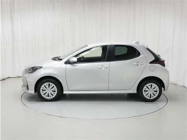 ヤリス1.5 ハイブリッド X E-Four 4WD