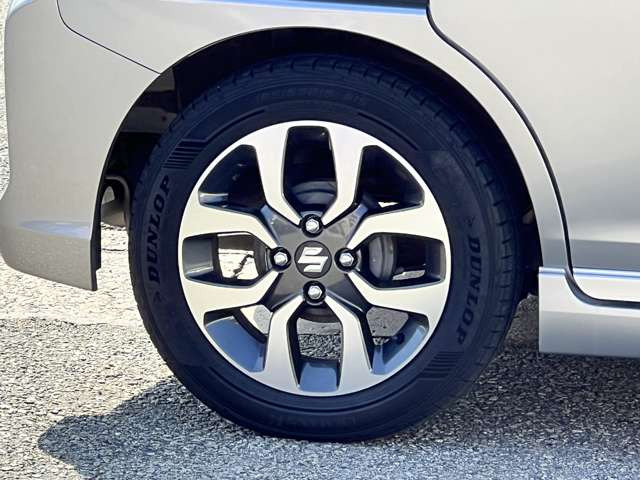 弊社は、お客さまのニーズにお応え出来るよう、豊富な車種を取り揃えております。お乗り換えの際も、是非、よろしくお願いいたします。