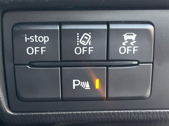 【レーンキープアシストシステム】高速道路走行時、車線からはみ出しそうな時にステアリングを制御し車線内を走行する様にアシスト。より安全な運転をサポートしてくれます!