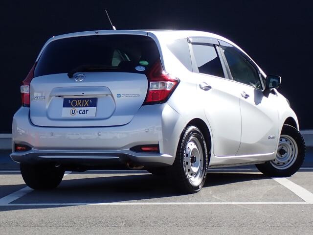 �I���b�N�X�F�蒆�ÎԂ͌��I�����㎿�Ȏ��q�݂̂����͂��v���܂��B�S�ԂɃv���̐E�l�ɂ��O�ꂵ�����O���̐��|�A�����グ�A�R�[�e�B���O�������{���Ă���܂��B